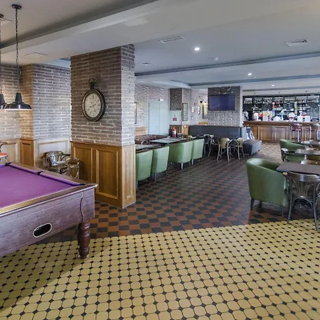 アパートホテル Alfagar Alto Da Colina